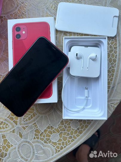 Телефон iPhone 11