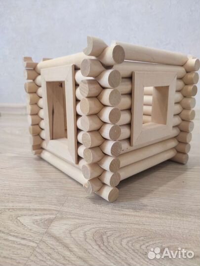 Деревянный конструктор домик