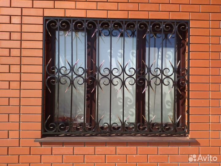 Кованая решетка - на окно