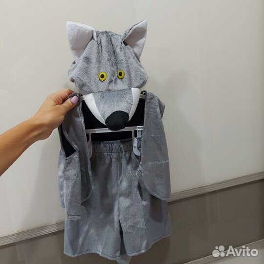 Костюм зайчика белого, волка серого, муравья