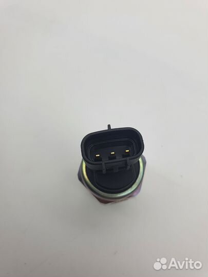 Датчик давления топливной рампы 89458-71010 новый