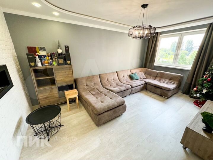 2-к. квартира, 65 м², 4/17 эт.