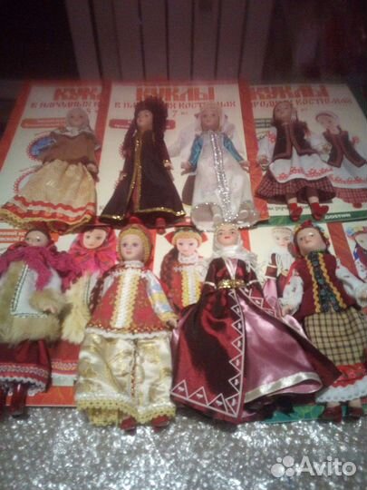 Коллекция кукол в народных костюмах 20 штук