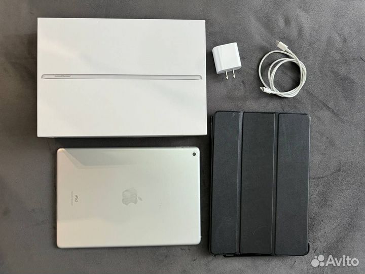 Планшет Apple iPad 9 2021 64Gb Wi-Fi 10.2