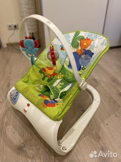 Шезлонг детский Fisher Price