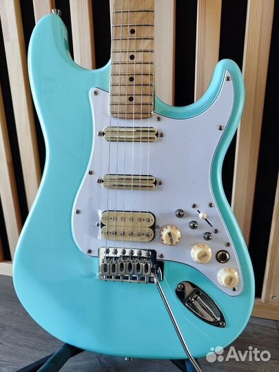 Электрогитара fender stratocaster (реплика)