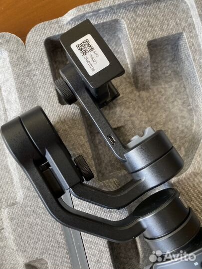 Стабилизатор для съемки Zhiyun Smooth 4