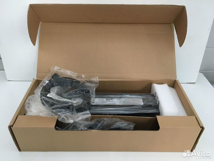 Устройство мониторинга стоечное APC nbrk0570 новый