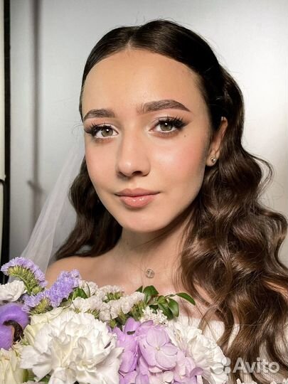 Макияж и прическа