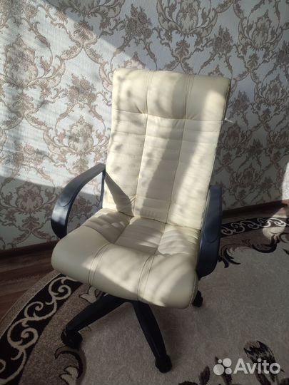 Компьютерное кресло