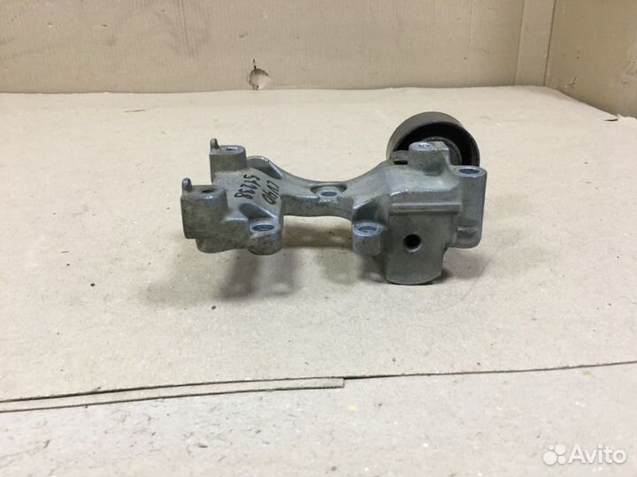 Натяжитель приводного ремня Toyota Highlander 2 40