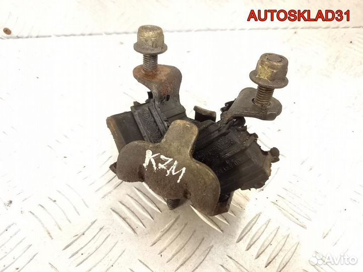 Опора двигателя правая Renault Megane 1 1.6 K7M