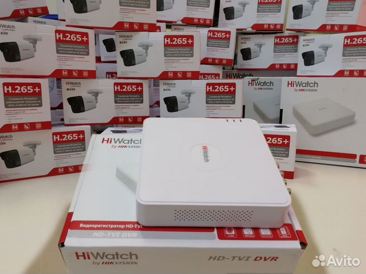 8канальный гибридный регистратор DS-H208QA HiWatch