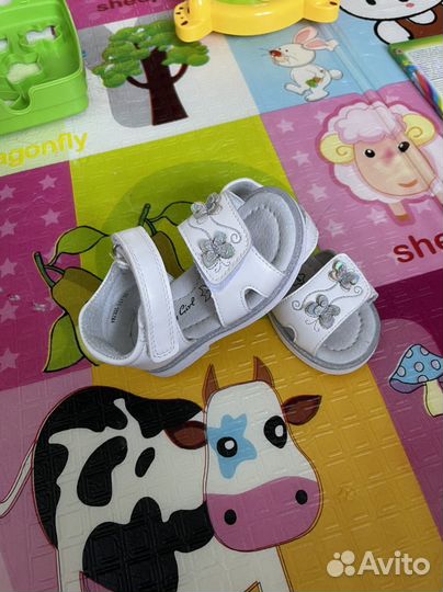 Сандалии для девочки