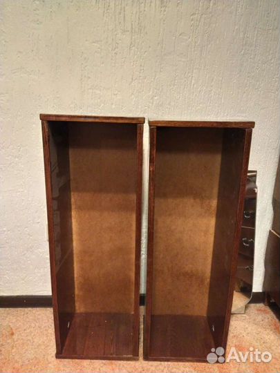 Книжные полки