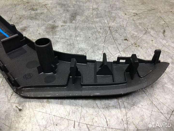 Накладка ручки внутренней Volkswagen Passat B6