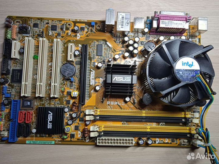 Материнская плата Asus с процессором и кулером