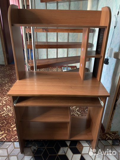 Компьютерный стол