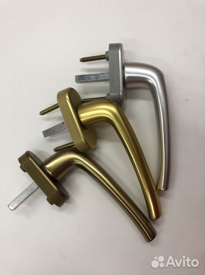 Цветные оконные ручки