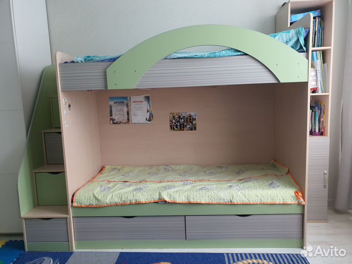 Двухярусная кровать