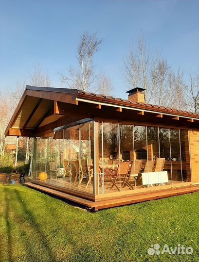 Безрамное остекление беседки