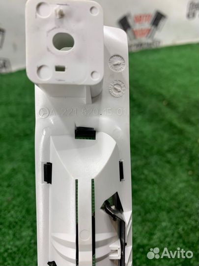 Плафон подсветки салона Mercedes-Benz S-Class W221