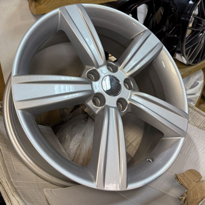 Литые диски Lorenso 1052 7×R18 5×114.3