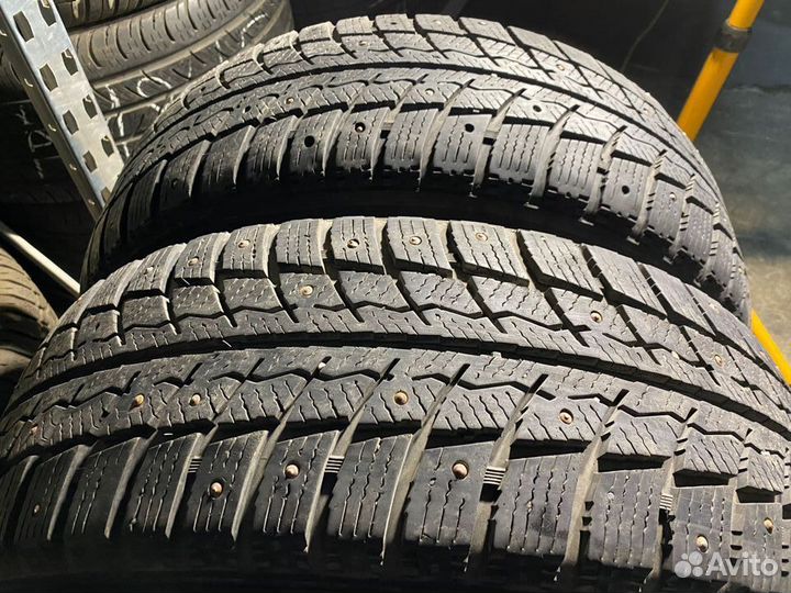 Landsail Ice Star IS33 215/65 R16 102T