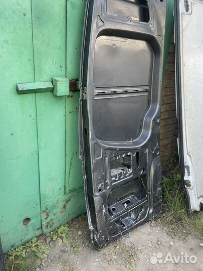 Дверь правая mercedes sprunter 906