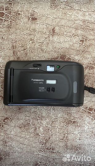 Плёночный фотоаппарат. Касетный плеер