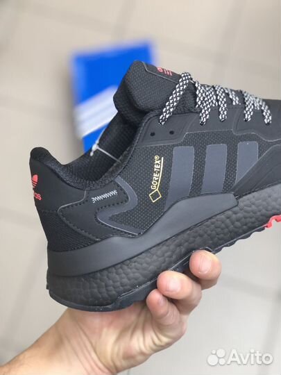 Зимние Adidas Nite Jogger black/red