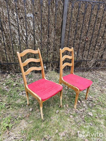 2 красных стула СССР. Привезу бесплатно