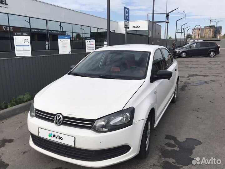 Volkswagen Polo 1.6 МТ, 2012, битый, 155 682 км
