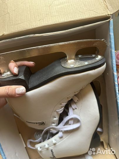 Коньки фигурные новые