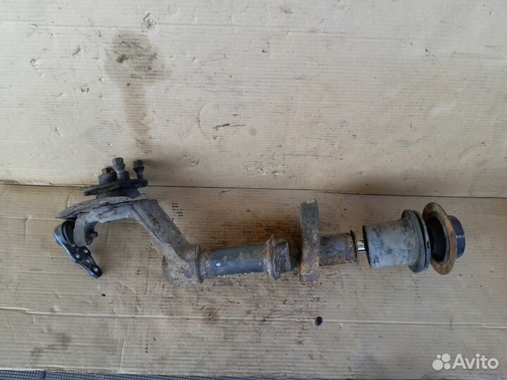 Кулак передний поворотный Део Нексия, Шевроле Лано