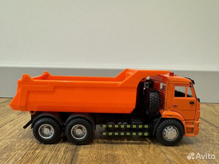 Игрушка грузовк самосвал камаз 1:38