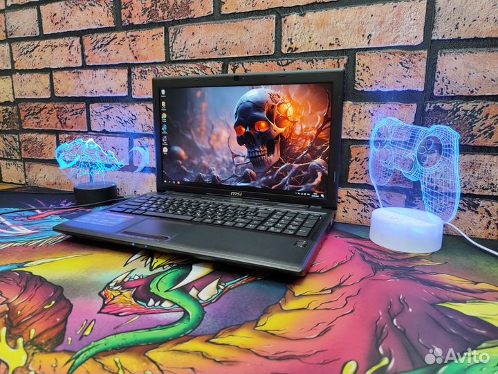 Игровой ноутбук MSI i7 GTX 16GB озу SSD