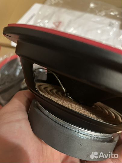 Динамики aura 16.5