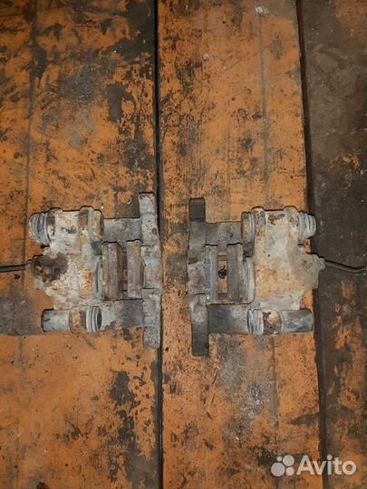 Суппорт задний правый левый Peugeot 406