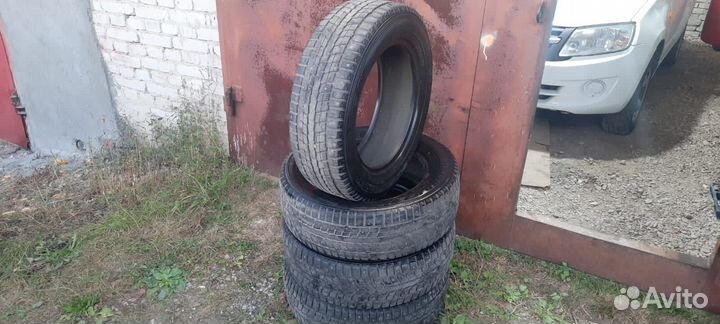 Dunlop SP Winter Ice 01 205/60 R16