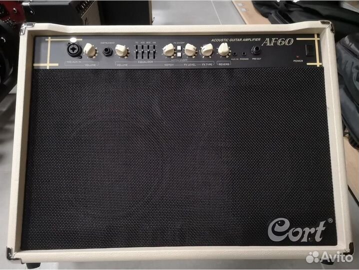 Комбоусилитель для акустики Cort AF60-EU 60W