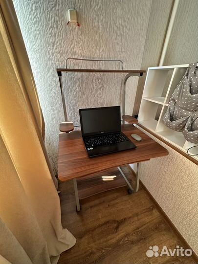 Компьютерный стол, удобный компанкный