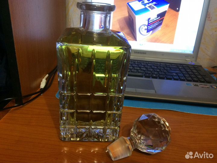 Графин с грушей