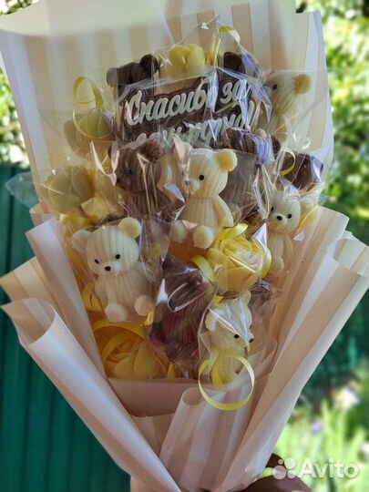 Шоколадные мишки, цветы, шоколадный букет