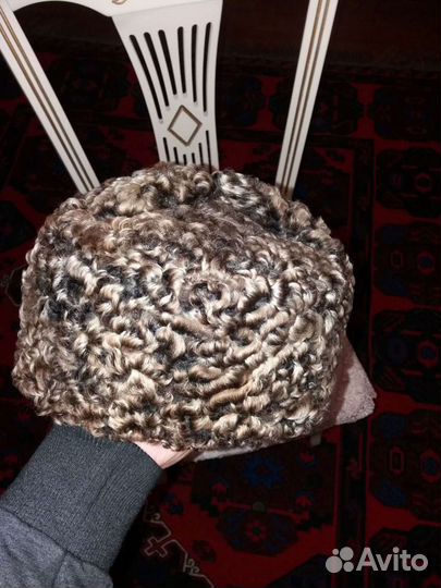 Каракулевая шапка