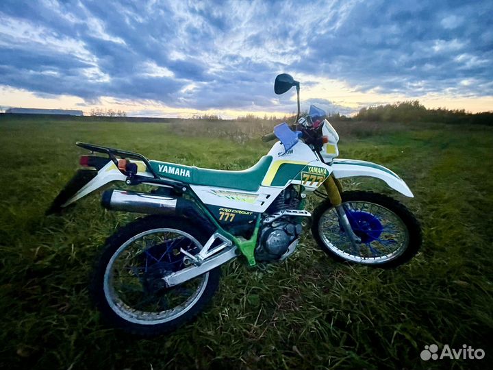 Мотоцикл Yamaha serow 225