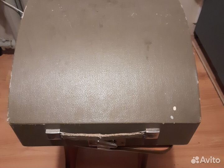 Печатная пишущая машинка