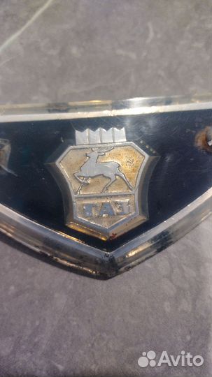 Ранняя эмблема газ 24