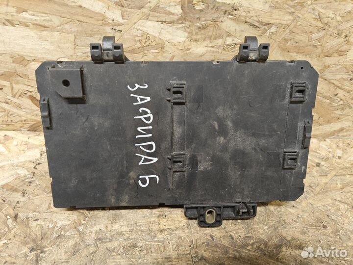 Блок предохранителей Opel Zafira B, Astra H