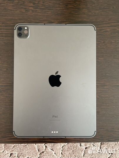 iPad Pro 11-inch 256GB Wi-Fi + Cellular